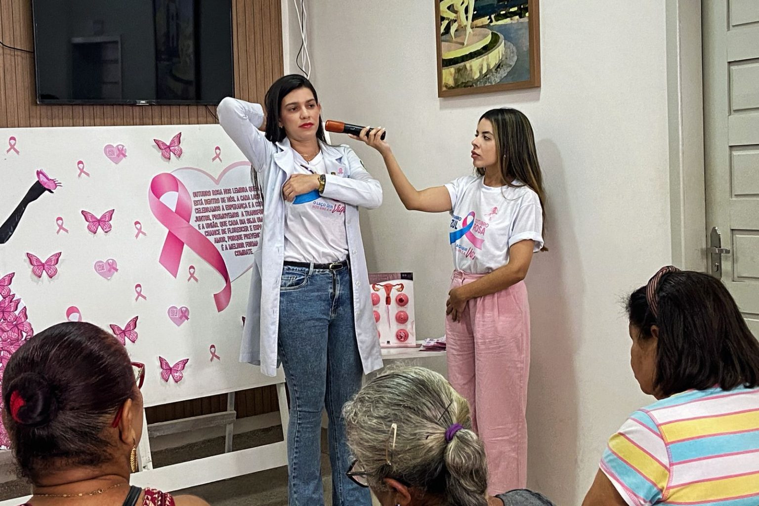 Outubro Rosa: mulheres e homens devem estar atentos aos sinais do câncer de mama, diz especialista durante ação em Girau do Ponciano