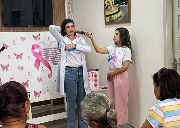 Outubro Rosa: mulheres e homens devem estar atentos aos sinais do câncer de mama, diz especialista durante ação em Girau do Ponciano