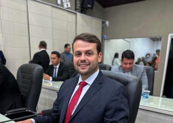 Neto Andrade assume mandato e apresenta 12 indicações nas primeiras sessões