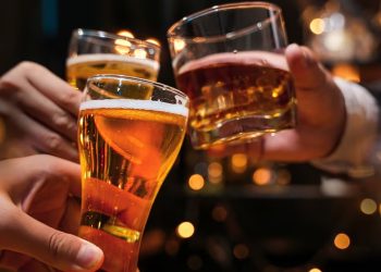 Abrasel alerta bares, restaurantes e consumidores em Alagoas contra bebidas adulteradas