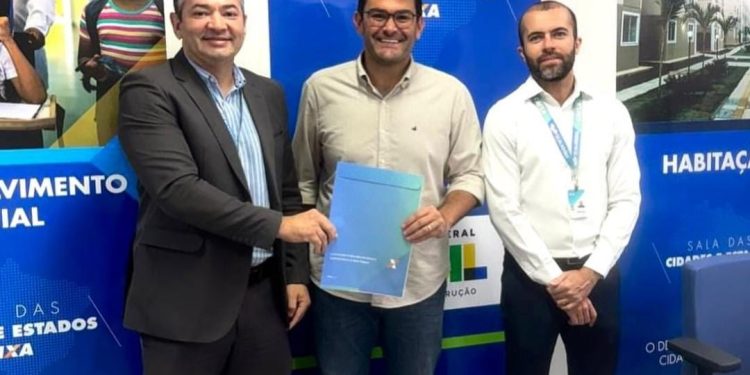 Prefeito André Almeida se reúne com representantes da Caixa para tratar de projetos em Mar Vermelho