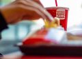 Burger King vai distribuir lanches de graça em 31/10; você só precisa cumprir um requisito