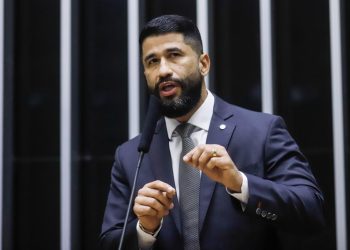 Deputado Fabio Costa vota a favor de isenção do Imposto de Renda para salários de até R$ 5 mil