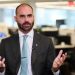 Eduardo Bolsonaro critica encontro entre Lula e Trump e chama reação positiva de “narrativa tosca”