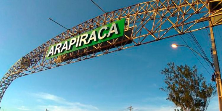 Arapiraca comemora seus 101 anos com missa, procissão e festividades