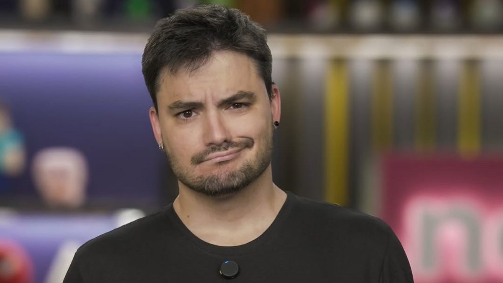 Com baixa rentabilidade, projeto literário de Felipe Neto é descontinuado