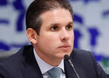 Hugo Motta elogia diálogo Lula-Trump: “A Diplomacia Prevalece”