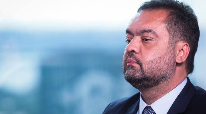 Castro diz a Gleisi que não quis criticar Lula após declaração sobre falta de apoio federal