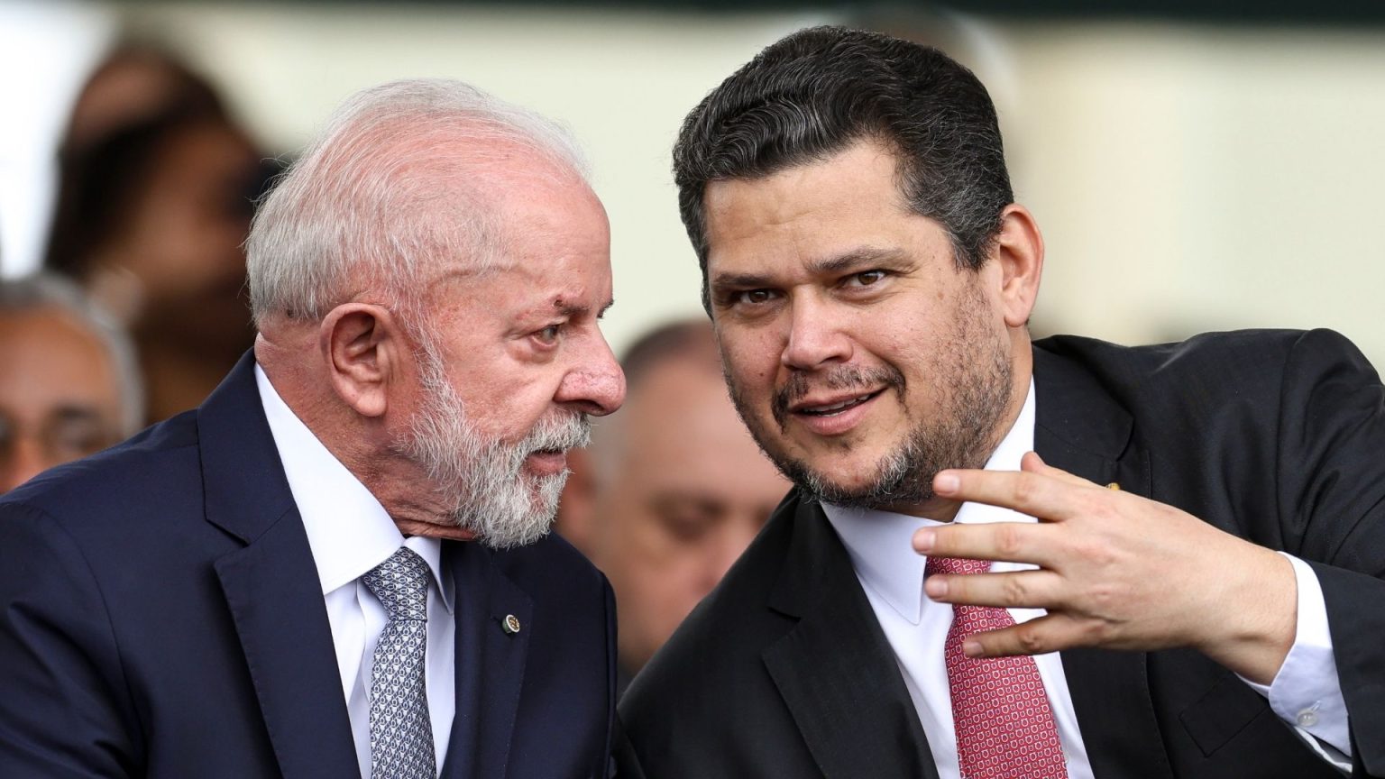 Alcolumbre cancela sabatina de Messias e responsabiliza Lula por omissão