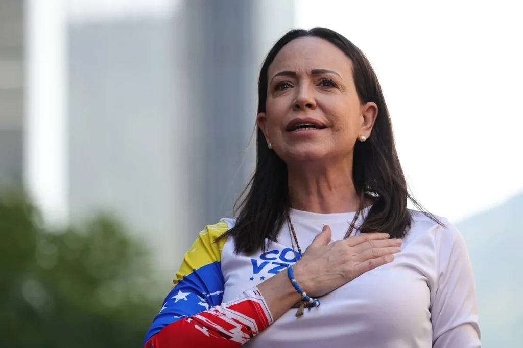 Nobel da Paz María Corina Machado sugere que Lula pressione Maduro por transição na Venezuela