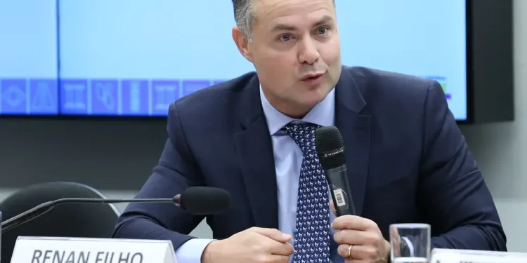 Renan Filho acelera para a conclusão de projeto que pode reduzir custo da CNH em até 80%