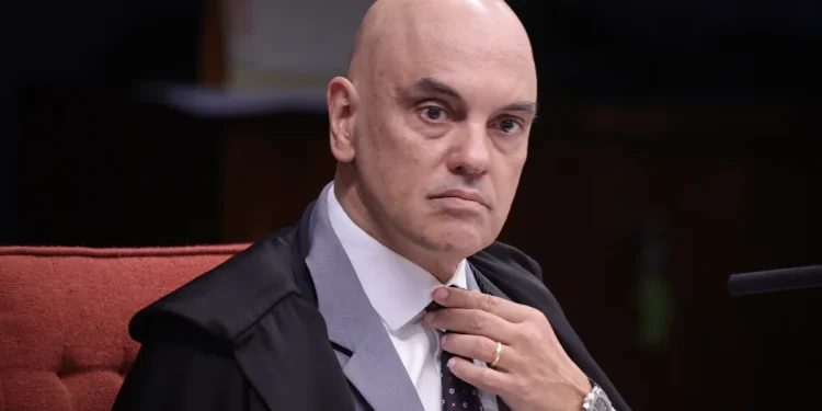 Moraes vota pela retomada de investigação contra Valdemar Costa Neto por atos golpistas