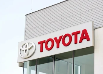 Com motores do Japão, Toyota retomará produção no Brasil em novembro