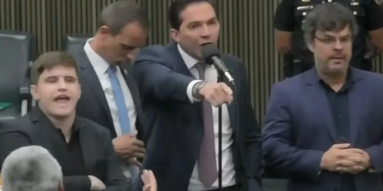 “Castro fez bem, matou foi pouco”, diz vereador sobre operação