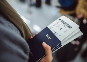 Sem carimbo no passaporte! Europa começa a adotar medida neste domingo