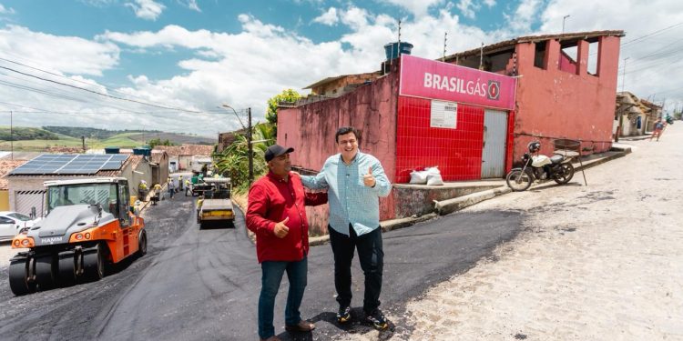 Pedro Carlos celebra chegada do Pró-Estrada a Rio Largo e investimento de R$ 5,5 milhões em parceria com o Governo do Estado