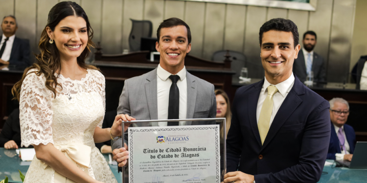 ALE concede Título de Cidadã Honorária à primeira-dama de Maceió, Marina Cândia