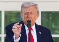 Trump defende ataques navais no Caribe e afirma: “Submarinos não pescam”
