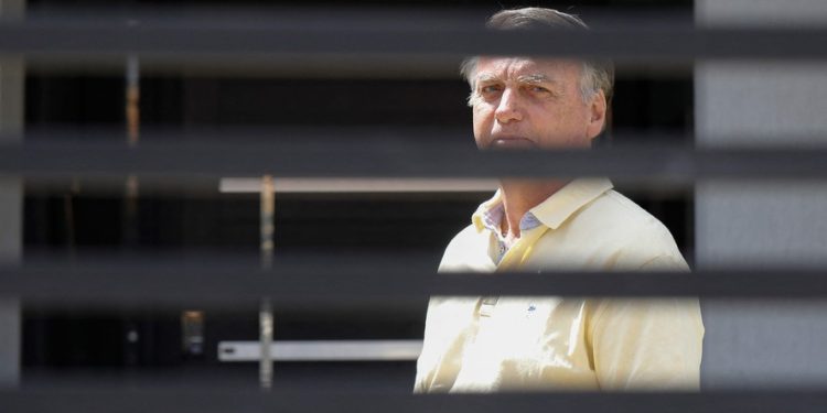 Bolsonaro se prepara para possível transferência à Papuda, afirmam aliados