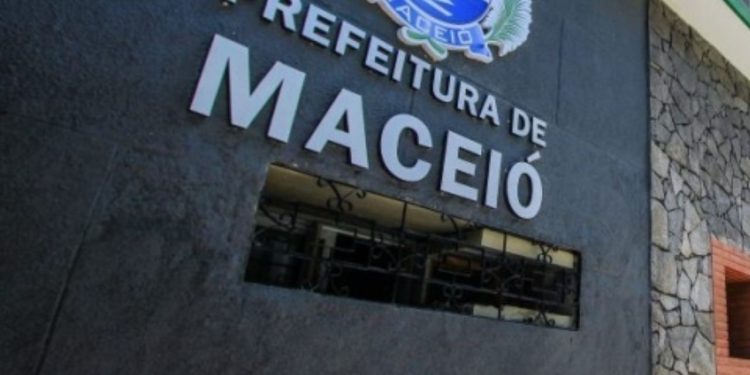 Quem vai explicar a venda de um terreno em área nobre da prefeitura de Maceió pelo governo do Estado?