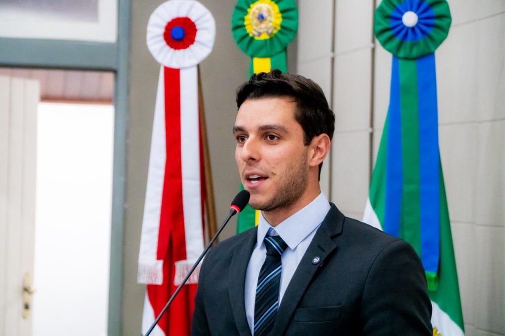 Após Lula sancionar proibição da linguagem neutra, Caio Bebeto ironiza: “A turminha do ‘todes’ vai ficar de fora”