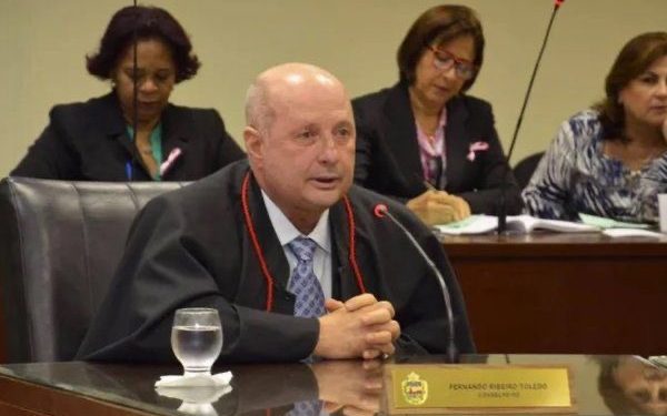 Com sessões coelhinhas, o TCE perdeu sua última plateia