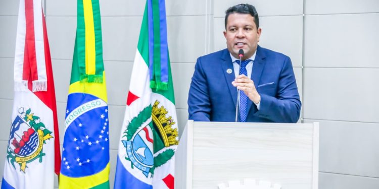 Na Câmara, Allan Pierre destaca importância do 5º Batalhão de Polícia Militar para o combate à violência no Benedito Bentes