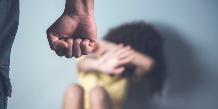 Lutador de jiu-jitsu é preso suspeito de agredir e queimar companheira com cigarro em Maceió