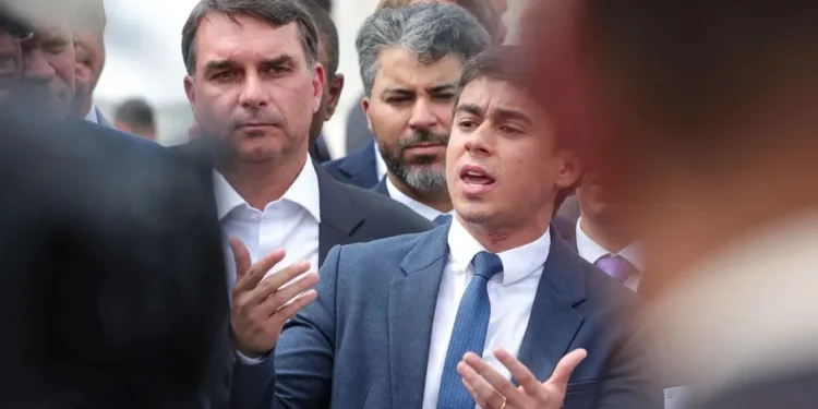 Após 3 meses, Moraes finalmente autoriza Nikolas a visitar Bolsonaro