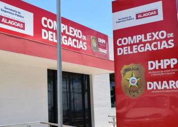 Homem é assassinado a tiros em garupa de moto por aplicativo em Maceió