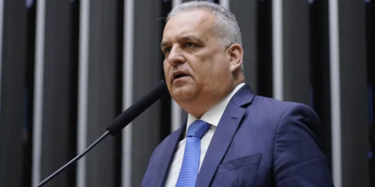 “Isso me envergonha como brasileiro”, diz Alfredo Gaspar ao denunciar impunidade e desvio de R$ 221 milhões da CBPA na CPMI do INSS