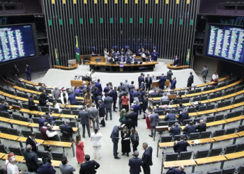 Câmara aprova derrubar resolução que orienta aborto legal em crianças