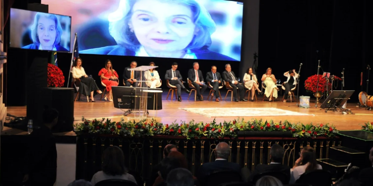 Ministra Cármen Lúcia diz que a sociedade está “adoecida pelos ódios”
