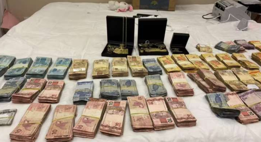 Advogada de facção criminosa é presa com R$ 190 mil em dinheiro
