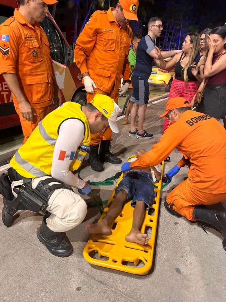 Garoto de 11 anos é atropelado por ciclomotor elétrico na ciclovia da Ponta Verde