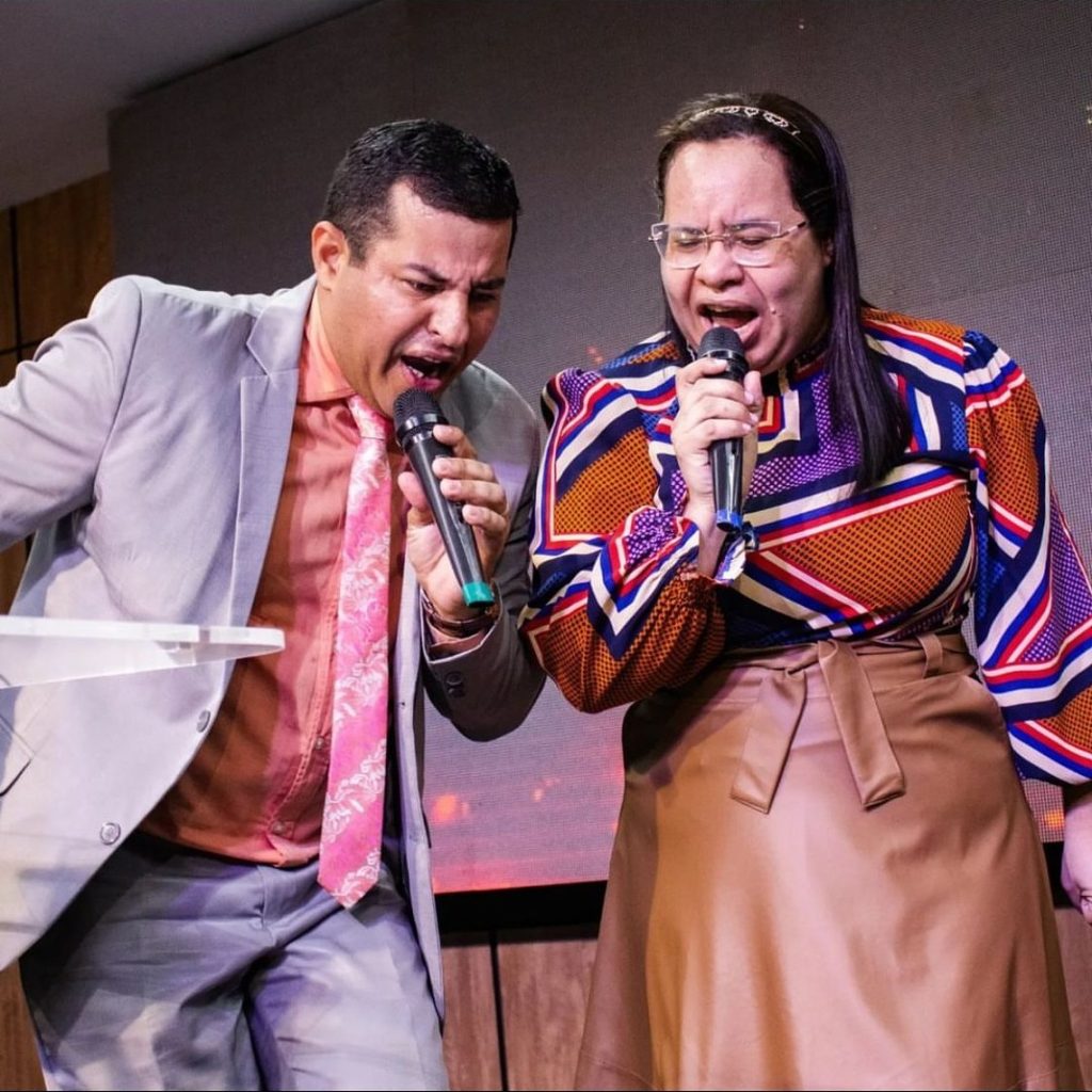 Cacimbinhas celebra o Dia do Evangélico com noite de louvor e pregação