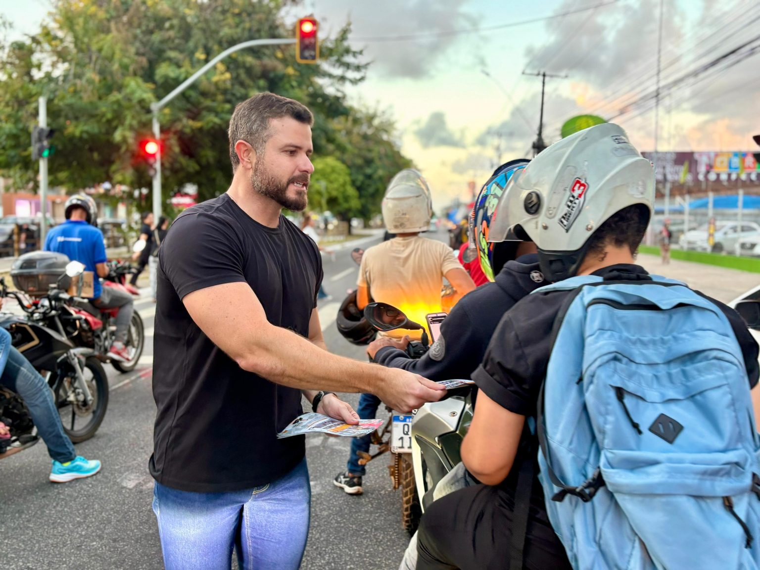 Thiago Prado realiza ação de conscientização contra a mendicância infantil em Maceió