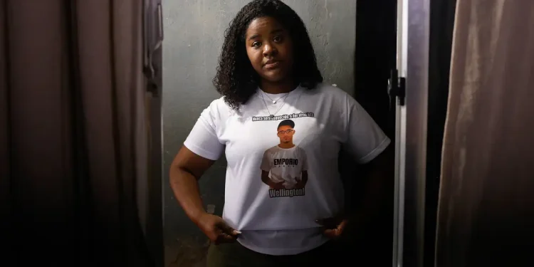 Mãe denuncia execução do filho em megaoperação no Rio: “tinha o direito de se entregar”