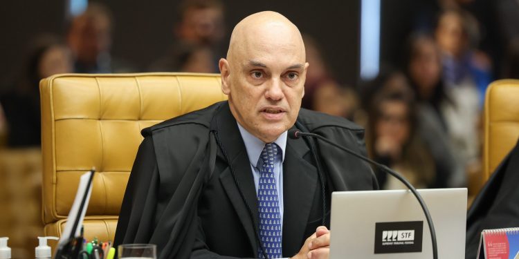 Governo do DF pede para Moraes avaliar se Bolsonaro tem condições de ficar na Papuda