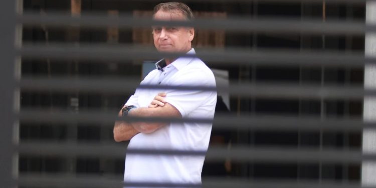 Alexandre de Moraes cogita mandar Bolsonaro cumprir pena na “Papudinha”