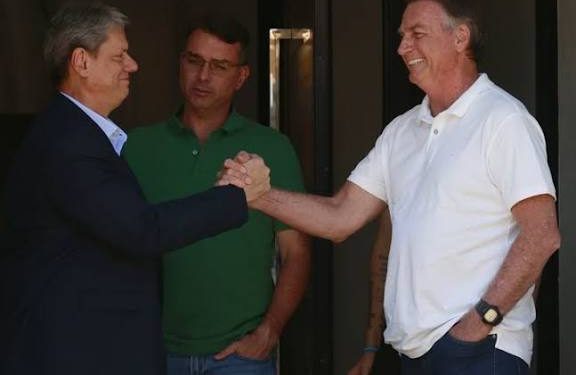 Defesa de Bolsonaro solicita ao STF visita de Tarcísio “o mais breve possível”