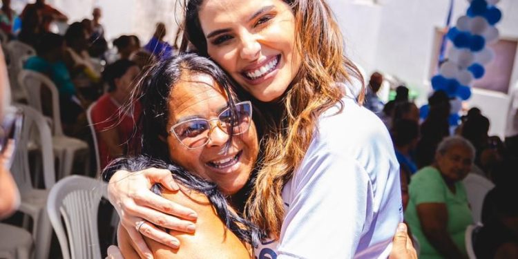 Primeira-dama de Maceió comemora número histórico de três mil cirurgias de catarata do Programa Olhar da Gente