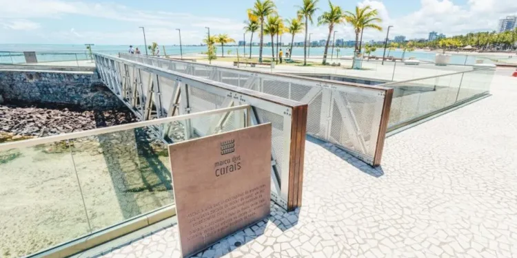 Montagem da Árvore de Natal no Marco dos Corais é autorizada pelo Governo de Alagoas