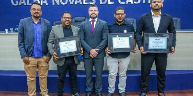 Vereador Thiago Prado homenageia comunicadores independentes em Maceió