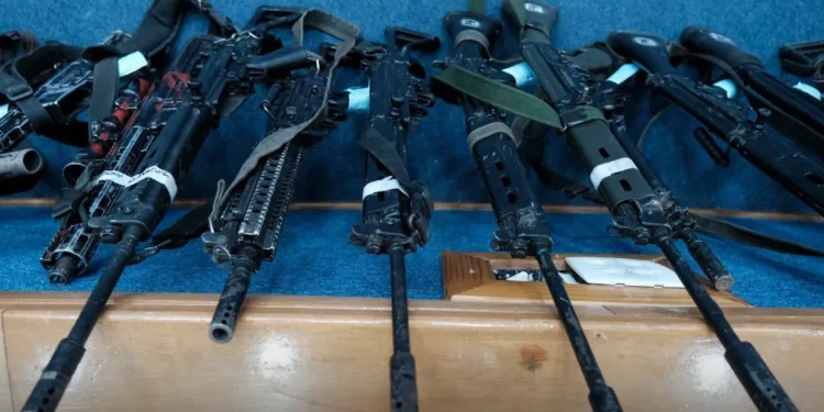 Megaoperação: após recontagem, número de fuzis apreendidos sobe para 93