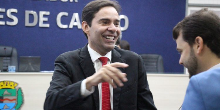 Kelmann vota favorável e destaca importância da aprovação do PPA 2026-2029 para o desenvolvimento de Maceió