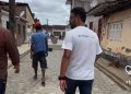 Prefeito Bruno Teixeira visita obras de calçamento da rua Maria Teixeira do Nascimento, em Maribondo