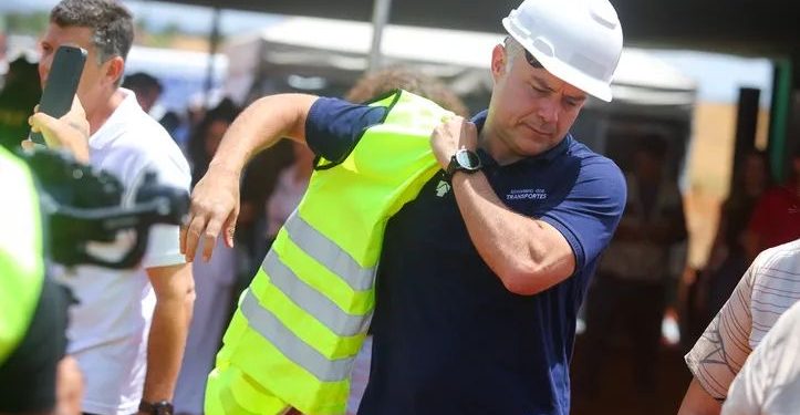 Renan Filho enfrenta bolsonaristas: “coragem nunca me faltou”