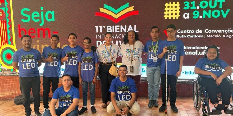 Grupo LED representa Limoeiro de Anadia e emociona público na 11ª Bienal Internacional do Livro de Alagoas