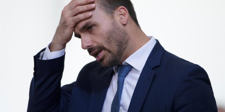 STF antecipa para 14 de novembro o julgamento de denúncia contra deputado Eduardo Bolsonaro